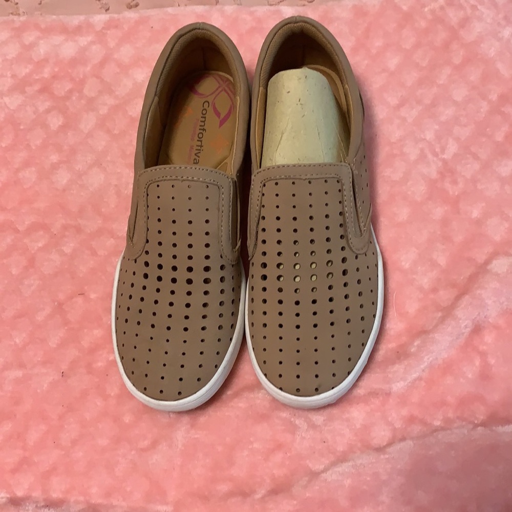 Comfortiva Lyra Baywater casual flats